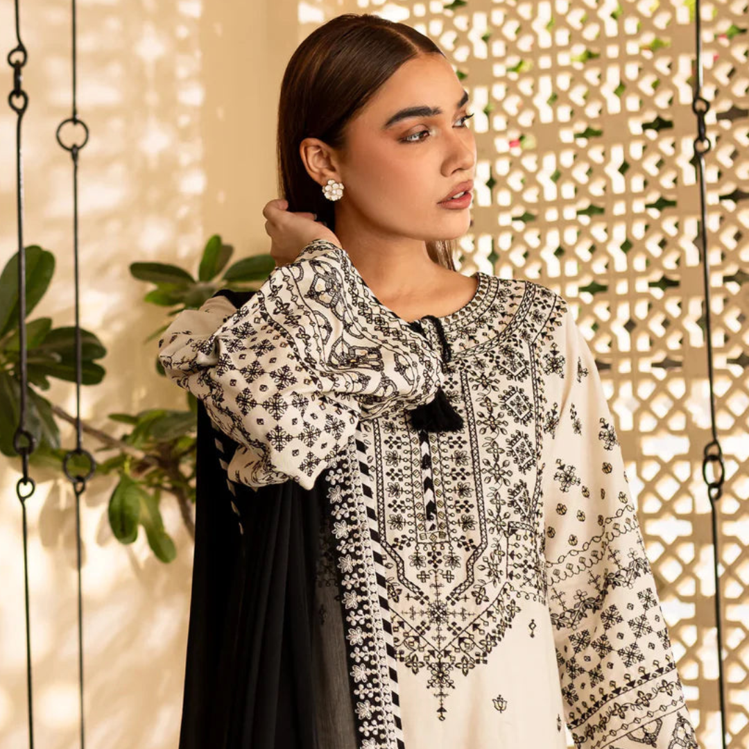 Zoom BATIK-3PC LAWN With Embroidery