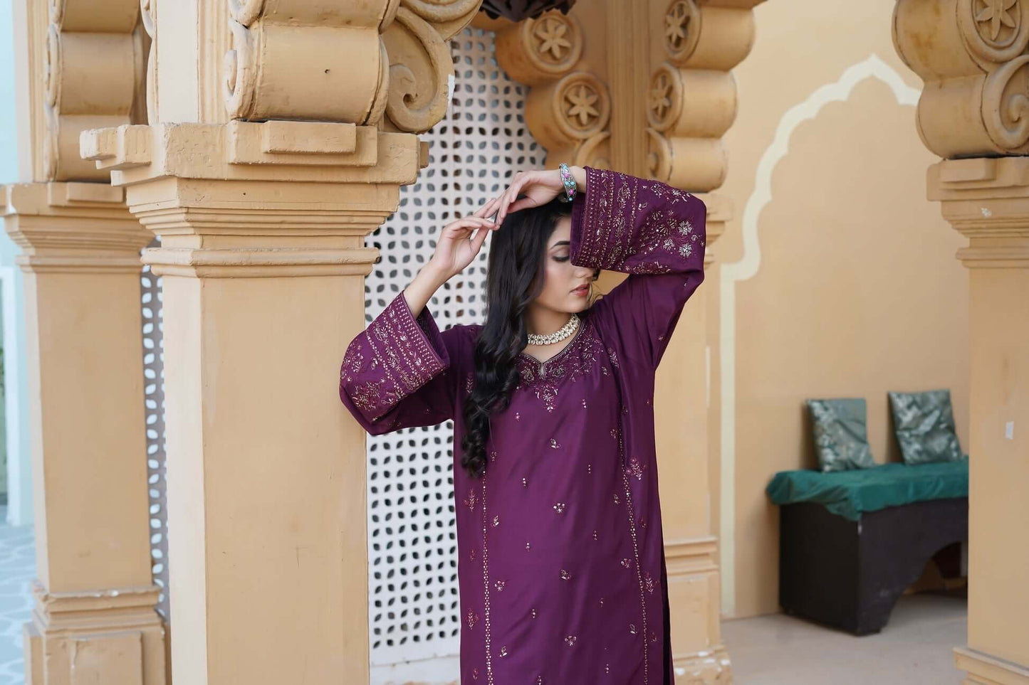 LARA EMBROIDERED 2PCS